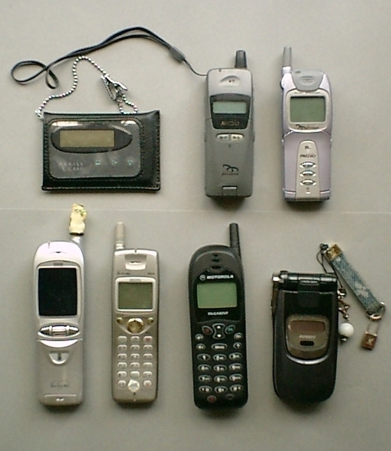 歴代のポケベル・PHS・携帯電話