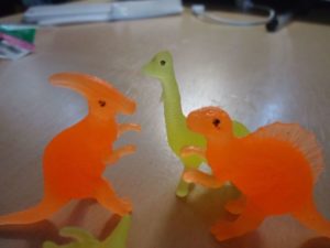 ゴム素材の恐竜ミニチュア