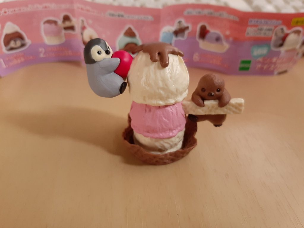 ペンギンとアイスクリーム
