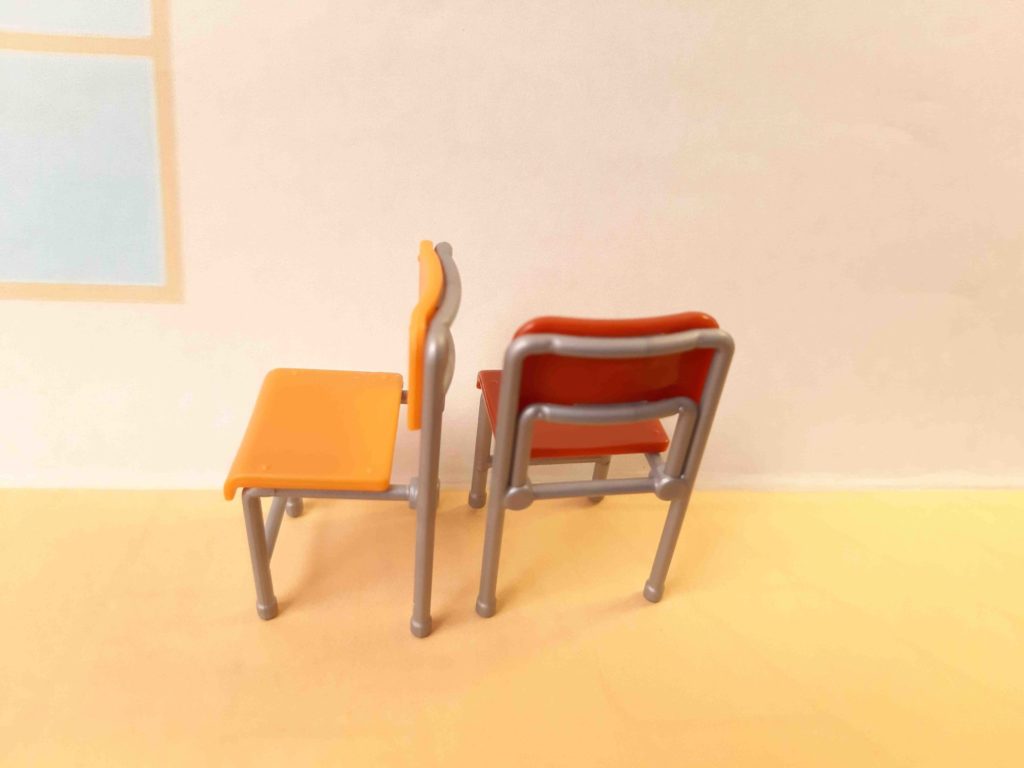 学校の机と椅子と鞄（エポック社））