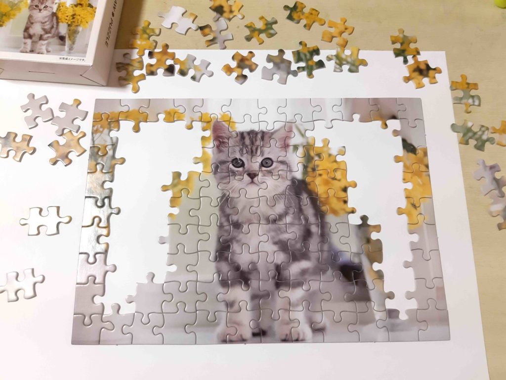 ダイソーのジグソーパズル「猫」108ピース 