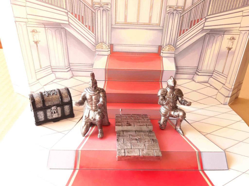 セリア「ポップアップカード型背景シートと、 持て！持て！騎士 